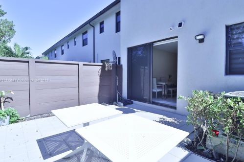 15832 91st Ct, Hialeah FL  33018-1951 exterior