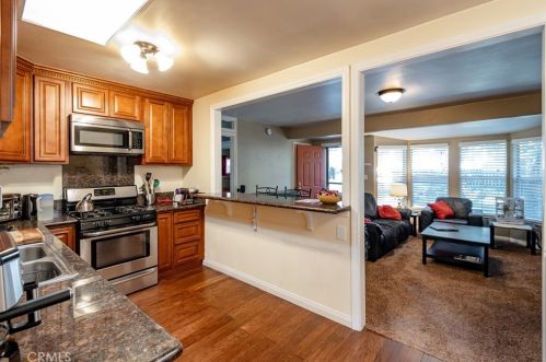 15226 Calle Los Hidalgos, Santa Clarita CA  91390-1035 exterior
