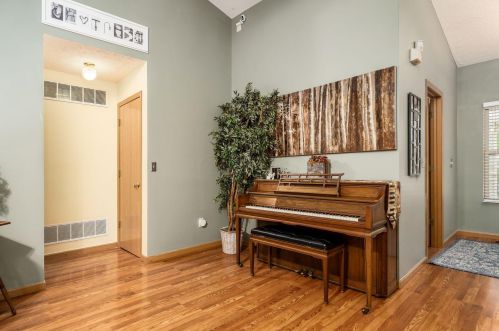 1508 Meadowlark Ln, Marysville OH  43040-8525 exterior