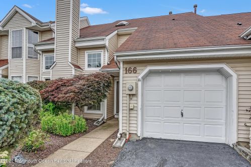 166 Primrose Ln, East Freehold NJ  07728-4077 exterior