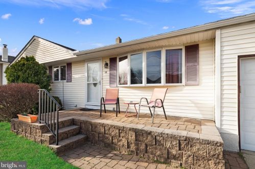 10 Ryerson Dr, Trenton, NJ 08690-3122