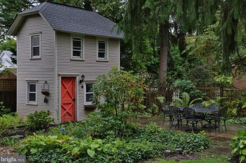 202 Ct St, Gardenville PA  exterior