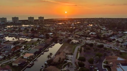 773 Holly Ct, Marco Island FL  34145-1915 exterior