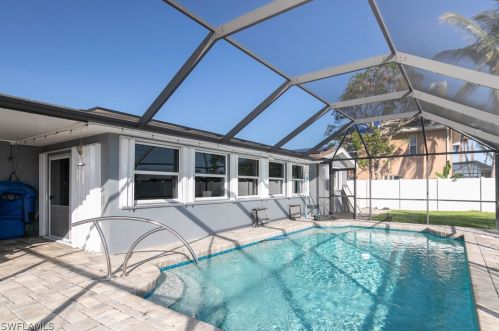 2941 10th Pl, Cape Coral, FL 33904-3902