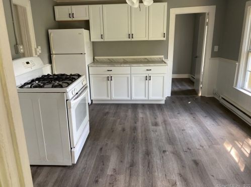 112 High St, Vernon CT  06066-3617 exterior