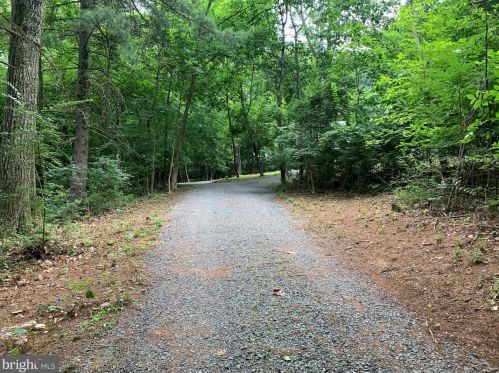 2302 Mountain Rd, Haymarket VA  20169-1547 exterior