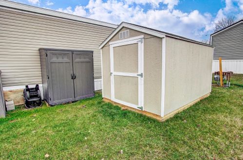 4795 Snowdrift Ln, Zanesville OH  43701-7098 exterior