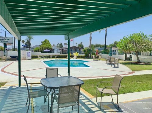 9459 Mission Gorge Rd, Santee CA  92071-3800 exterior