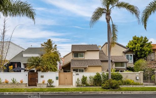 513 15th St, Huntington Beach CA  92648-4045 exterior