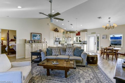 555 Piedmont Rd, Sanibel FL  exterior