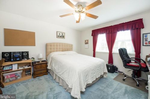 1246 Jarvis Ln, Lansdale PA 19446-6515 exterior