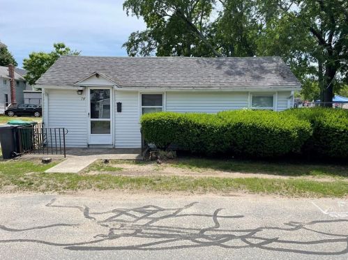 74 Harvard Ave, Warwick, RI 02889-2116