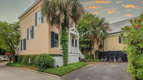 75 Sowell St, Mount Pleasant SC  29464-2660 exterior