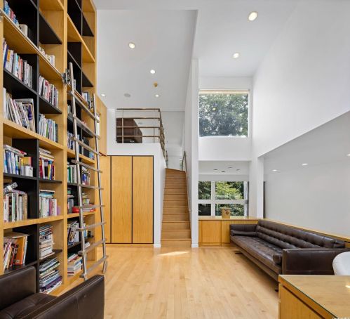 15 Wenwood Dr, Muttontown NY  11545-3129 exterior