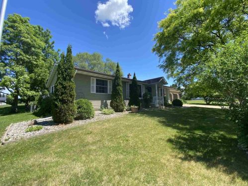 2219 Becker Rd, Marshfield, WI 54449-2416