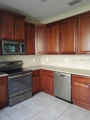 6729 Eagle Feather Dr, Riverview FL  33578-8817 exterior