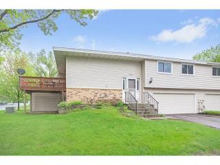 4444 Woodgate Pt, Saint Paul, MN 55122-2448