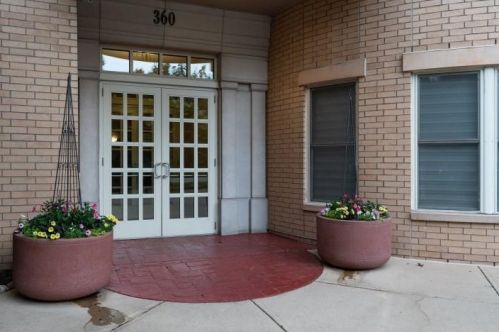 360 Washington Ave, Madison WI  53703-2834 exterior