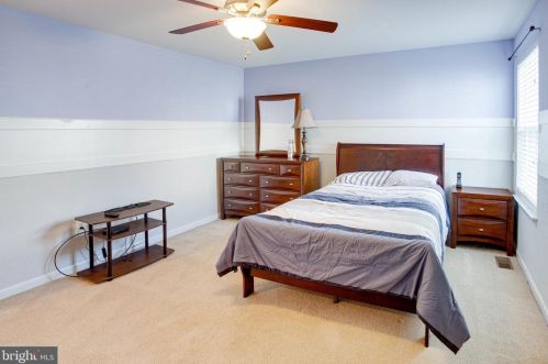 3602 Eagle Ridge Dr, Woodbridge VA  22191-6564 exterior