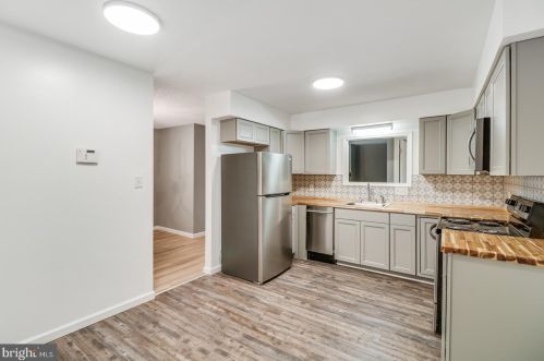 96 Royal Grant Way, Dover DE  19901-6124 exterior