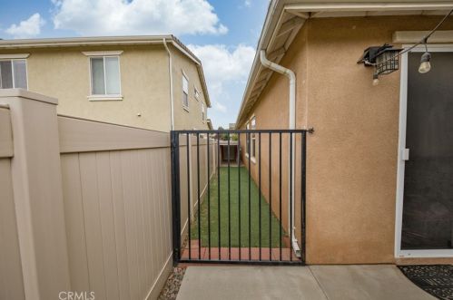 1361 Crown Imperial Ln, Beaumont CA  92223-8487 exterior