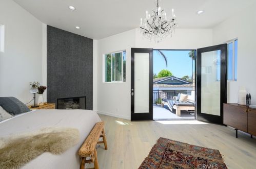 513 Dianthus St, Manhattan Beach CA  90266-6720 exterior