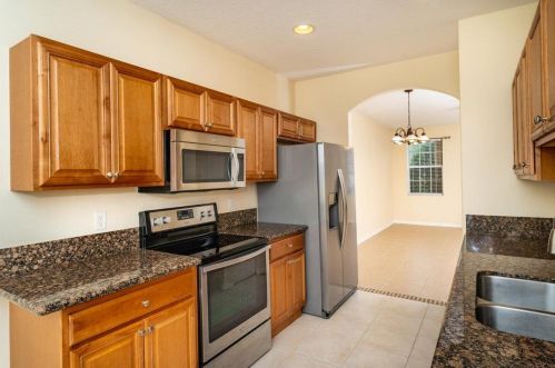 1992 Avon Park Dr, Fort Pierce, FL 34952-7797