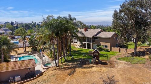 16060 Lenel Ct, Riverside CA  92504-5817 exterior