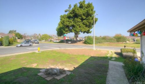 847 Harding St, Escondido, CA 92027-1650