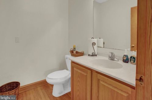 6411 Devonshire Hts Rd, Harrisburg PA 17111-4818 exterior