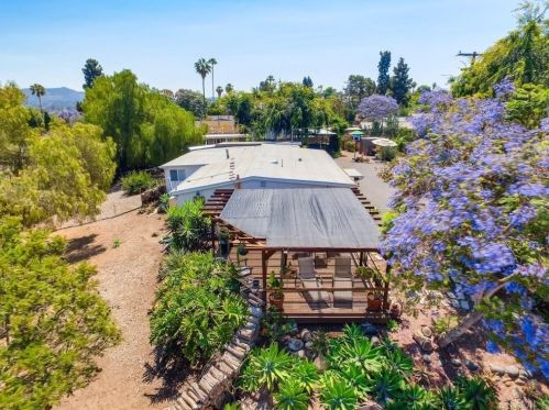 596 Vale Vw Dr, Vista CA  92081-6741 exterior