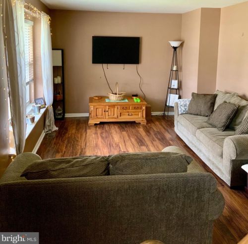 329 Billings Ave, West Deptford NJ  08066-1157 exterior