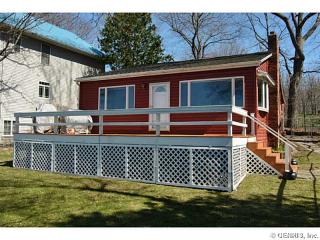 5330 Picketts Cv, Honeoye, NY 14471-9649