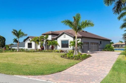 2307 18th St, Cape Coral, FL 33991-8959