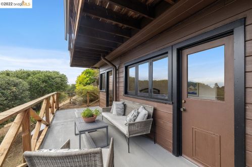 490 Panoramic Way, Berkeley CA 94704-2540 exterior