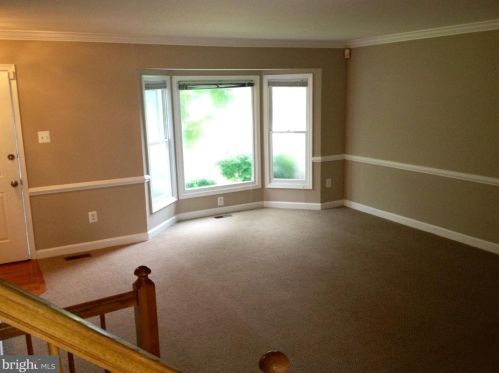 3523 Covered Bridge Ln, Woodbridge, VA 22192-6411