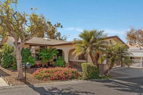 5415 Don Luis Dr, Carlsbad CA  92010-3928 exterior