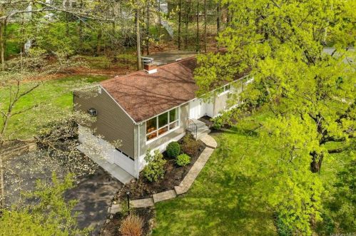 52 Timberline Dr, Poughkeepsie NY  12603-5546 exterior