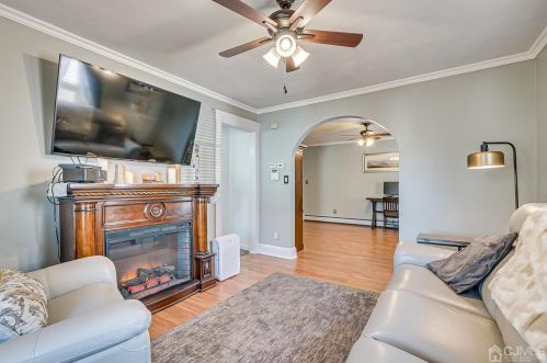 20 Lillian Ter, Woodbridge NJ  07095-3322 exterior