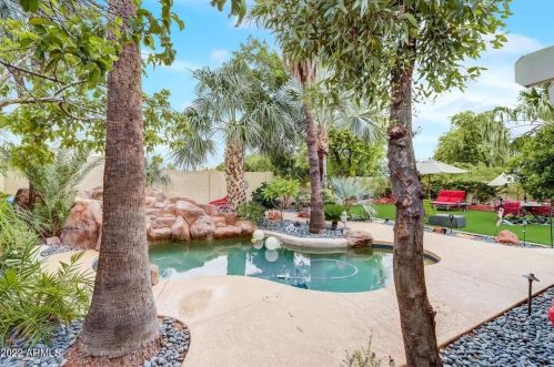 15848 16th St, Phoenix AZ  85022-3326 exterior