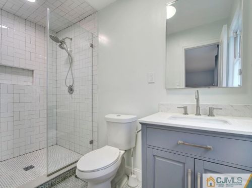 67 Hilltop Blvd, East Brunswick NJ  08816-2837 exterior