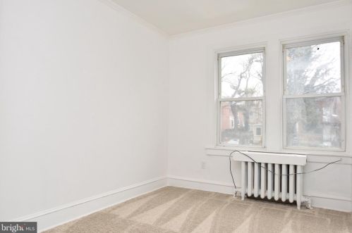 221 28th St, Wilmington, DE 19802-3604