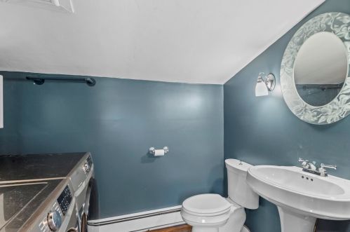 27 Main St, Newton NH  03858-3306 exterior