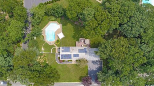 129 Crystal Brook Hollow Rd, Mount Sinai NY  11766-2102 exterior