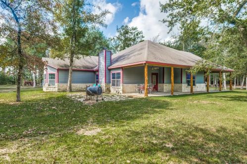 7280 Dogwood Ln, Plantersville, TX 77363-4231