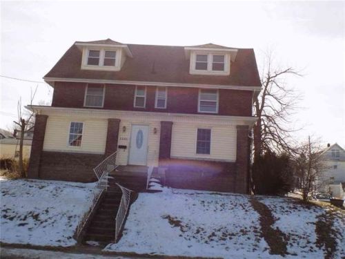 1201 Roemer Blvd, Hermitage, PA 16121-1733