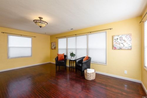 1748 Rose Ave, Santa Rosa, CA 95407-7125