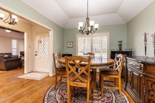 100 Bent Tree Ct, Irving TX 75061-4470 exterior