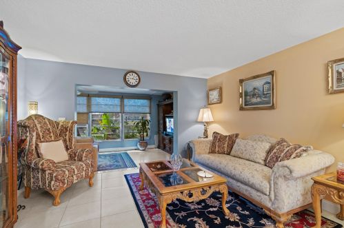 185 Lake Susan Ln, West Palm Beach, FL 33411-9227