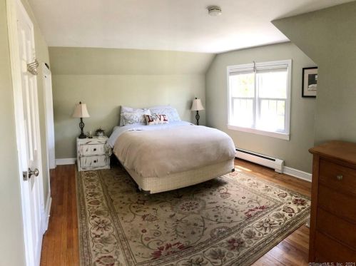 32 View St, Manchester CT  06040-4306 exterior